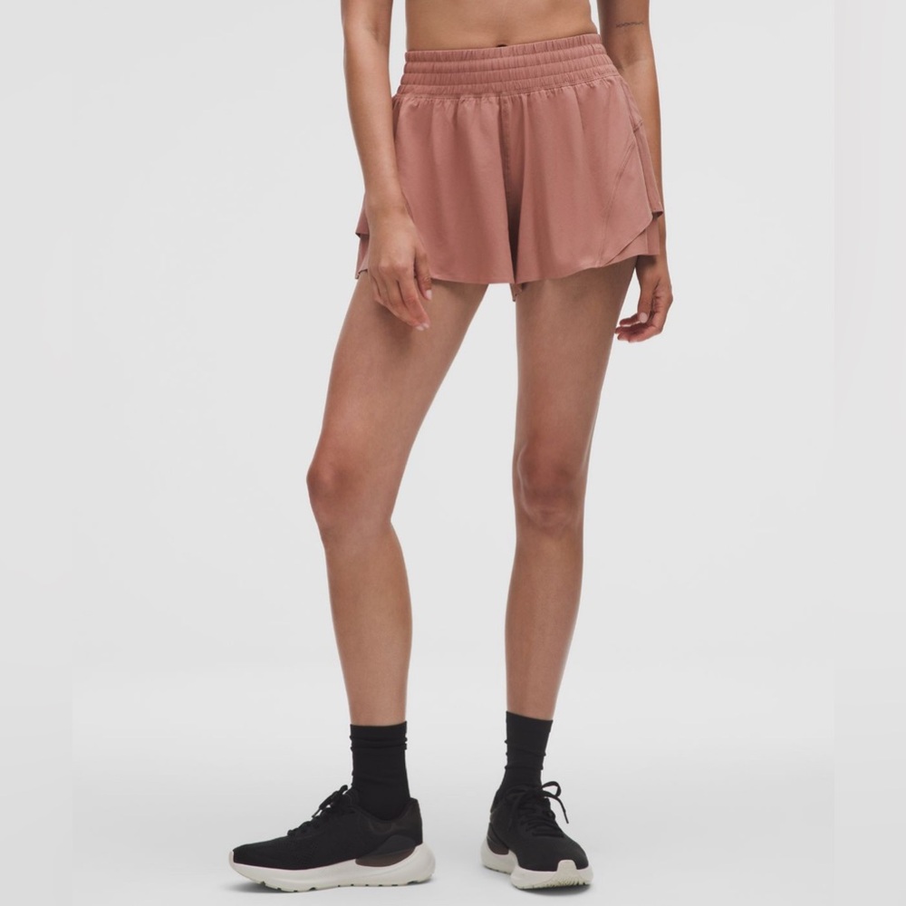 Lululemon sz M 💕SOLD OUT ! Shake It Out High-Rise Running Short 2.5" - Picture 2 of 5
